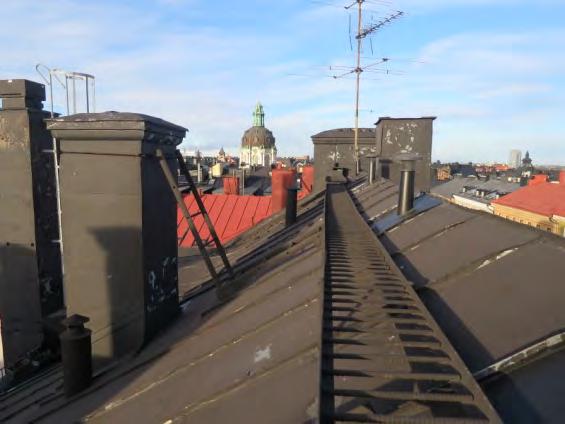 Sustend Underhållsplan BAS 2015-12-07 Sida 25 av 43 Fastighetsägaren är enligt lag skyldig att hela fastighetens tekniska funktioner upprätthålls. Detta inbegriper också taksäkerhetsutrustningen.