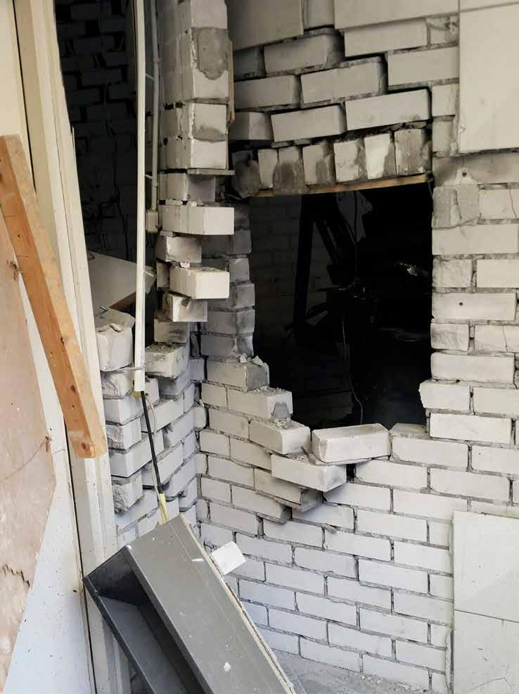 #4 GLOBAL 13 1 ATTACKER Brottslingar väljer en attackmetod. Så länge gamla sorters skydd används kommer de här svaga länkarna att fortsätta attackeras.