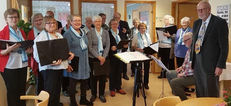 KPR (Kommunala pensionärsrådet) SPF kören besöker ofta äldreboende i Vimmerby kommun och spelar och sjunger. Regeringens satsning på pensionärernas situation blev inte vad vi hoppats på.