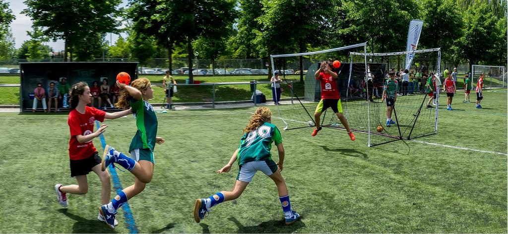 MOBILGIROT FÖR FÖRENINGAR MobilGirot erbjuder Sommarhandboll Sommarskola 2018 ( 6-8 år ) Kom och låt ditt barn lära sig grunderna i handboll. Vi kommer träffas vid 4 tillfällen.