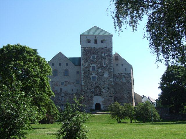 Den historiska Kungsvägen i Finland Kungsvägen kallas en vägsträcka som sträcker sig genom södra Finland från Åbo till Viborg. I sin utökade version hör den till Europas äldsta vägar.