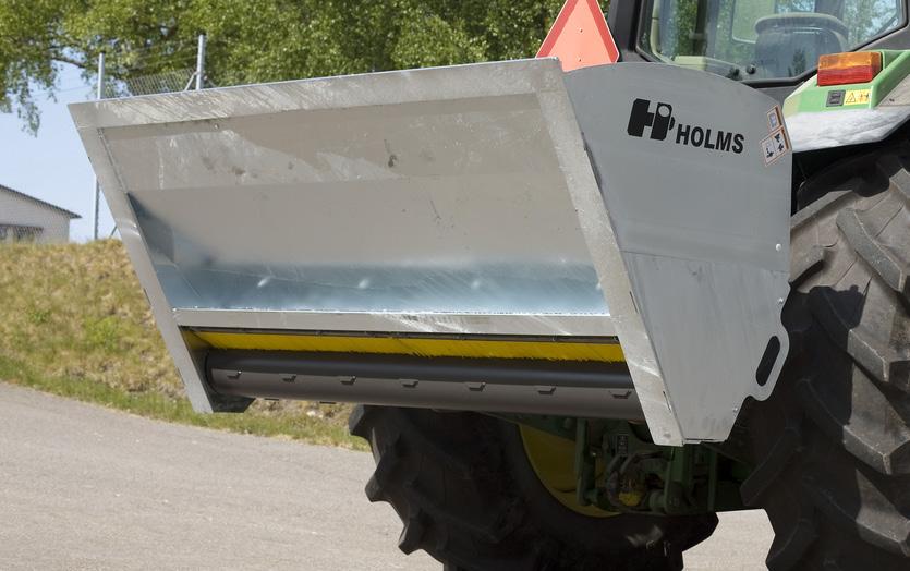 Holms valsspridare SB är avsedd för hjullastare och traktorer. Precis som övriga maskiner i Holms sortiment tillhör den marknadens allra bästa och har 3 års garanti.