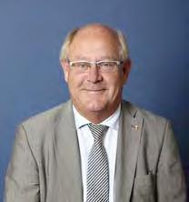 Peter Egardt f 1949. Fil kand. Ledamot sedan 2003. Landshövding i Uppsala Län. Styrelseordförande i Rymdstyrelsen och Försvarshögskolan.