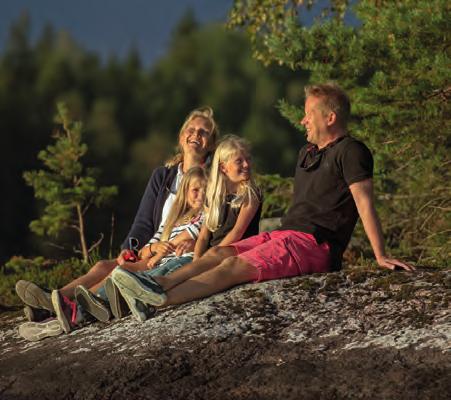 Står du på land ja då är det bara att meta och kasta för glatta livet och som vi säger på fiskespråk skitfiske på dig Storfiskaren behöver dock komma ihåg att lösa fiskekort för trolling och