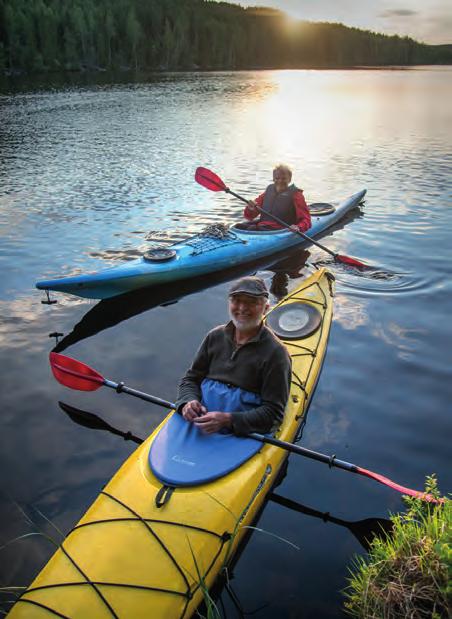 Det går också att hyra både kanoter, kajaker och båtar hos någon av våra uthyrare. Tycker du segling verkar kul, kan du anmäla ditt intresse för jollesegling till någon av traktens båtklubbar.