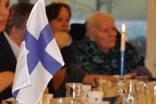 Dessutom: Skapa vägar för uppsökande verksamhet för finsktalande äldre som