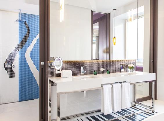 INDIVIDUALITET OCH DESIGN HOTELLINSPIRATION. Designa badrum för hotell är ett särskilt dynamiskt fält. Nya koncept testas ständigt i detta område, vilket i hög grad tilltalar internationella gäster.
