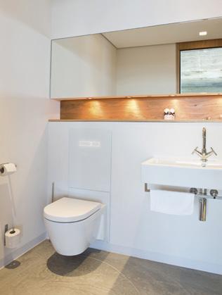 Enkel åtkomst hjälper också praktisk rengöring. I hemmet, en hyreslägenhet eller en ett badrum i en hotellsvit. Slutligen beror god badrumsdesign också till stor på valet av färg och material dvs.