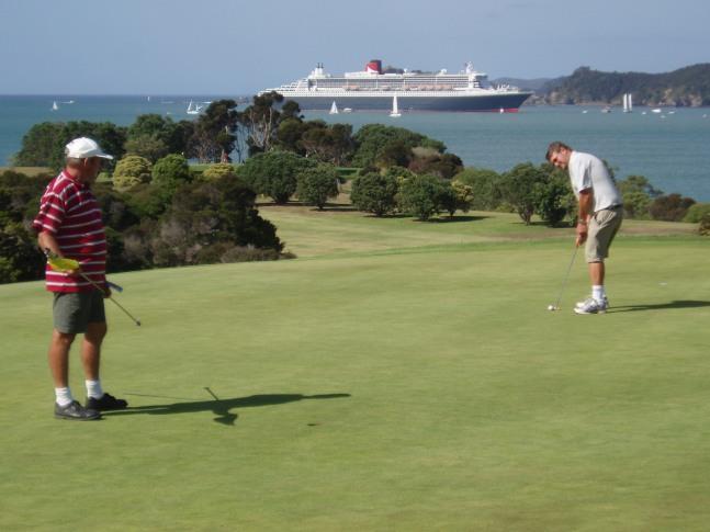 19 jan Golf på Waitangi Golfclub, som ligger 5 min från vårt hotel. Vissa hål har en fantastisk vy över havet och Bay Of Islands.