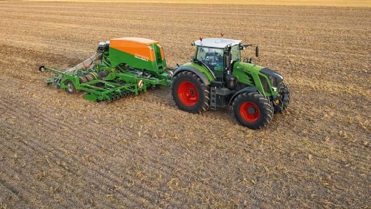 Den bekväma frontlyften på Fendt 800 Vario har lastrelerinskontroll som tillval. Den ör att redskapets vikt kan överföras till traktorn när ett definierat tryk överskrids.