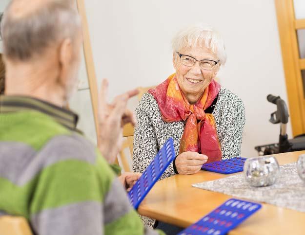9 Äldre 65 ÅR TRENDER Förändrade krav på välfärden. Teknik möjliggör kvarboende. N yanlända som är vana att ta hand om sina äldre. Teknik möjliggör arbete på distans.