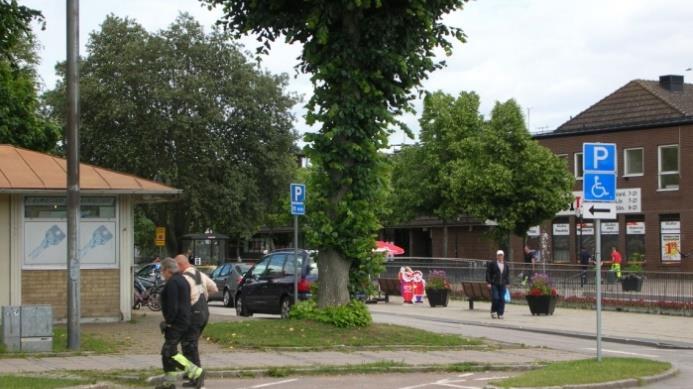 Tidsbegränsad parkering: 30 min Högsta beläggningsgrad: 25 %