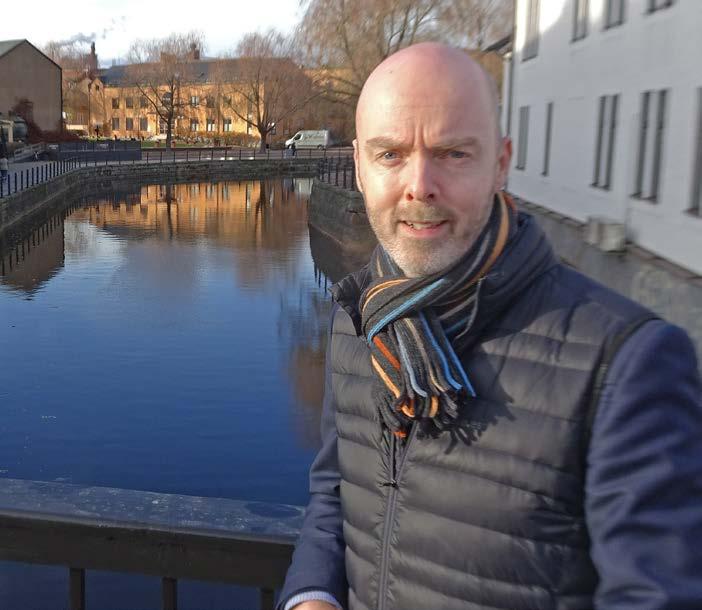 Produktion: Dala Media AB Tryck: Strålins AB Papper: Gprint från Grycksbo Profilen Färgtrycket Nummer 4 2017 FRÅN POLITIKER SOM BESTÄMMER TILL TJÄNSTEMAN Jonny Gahnshag om sin nya yrkesutmaning I 15