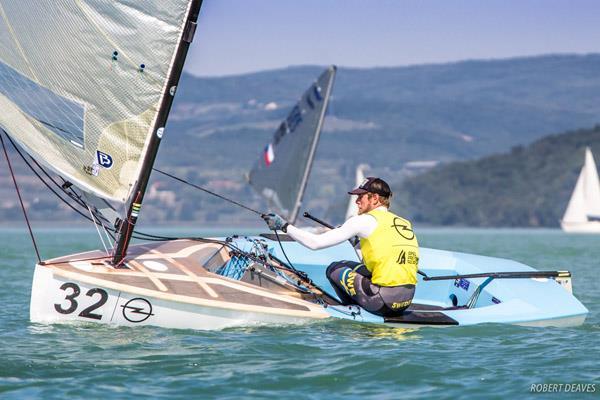 Max under ett av racen på Balatonsjön 2017.