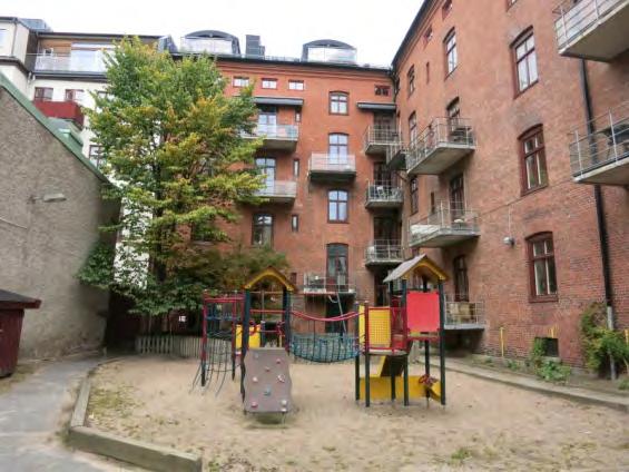 Sida 10 av 40 BESIKTNINGSRAPPORT Besiktningsrapporten beskriver fastighetens status och underhållsbehov uppdelat på dess olika delar. Iakttagelser redovisas enkelt och tydligt med ord och bild.