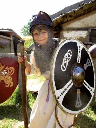 Spännande aktiviteter, där de kan lära sig om vikingalivet på sin resa till att bli