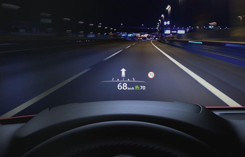 ADD-displayen (Active Driving Display) förbättrar säkerheten genom att projicera viktig information på vindrutan ovanför ratten.