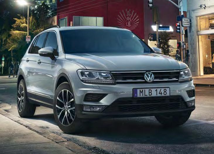 Med den moderna bensinmotorn TSI 150 och 4MOTION fyrhjulsdrift med Active Control som anpassar kraftfördelningen efter underlaget möter Tiguan hela familjens behov självklart med rejäla kupéutrymmen,