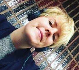 Rapporten visar att elbilsbranschen sackar efter andra sektorer när det gäller att städa upp gällande sin batterianvändning.