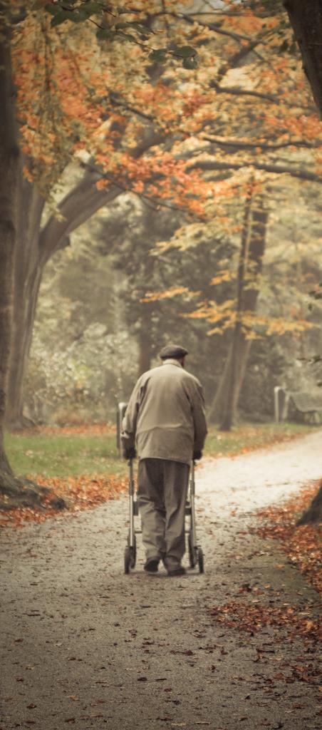 Man, 80 år Aktuellt - Vakenheten fluktuerar - Faller lätt i sömn,