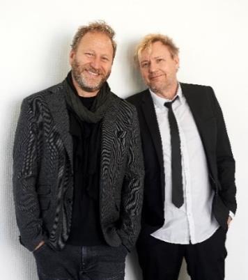 Pinter signerar och intervjuas i Egmonts monter, berättar om hur idén till bokserien uppstod och presenterar huvudpersonerna och alla monster de möter.