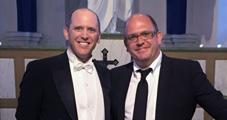 3 JULI KL 19 Rollin Phones 10 JULI KL 19 Från jazzens pärlor till Jussis höjder Mikael Stenbaek tenor Daniel Stenbaek piano Rollin Phones har i över 30 år turnerat i Sverige och utomlands.