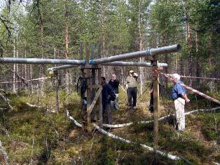 Forskarna inom programmet Fysik i rymden har under 2002 ägnat sig åt ett flertal utåtriktade informationsaktivitieter, såsom medverkan i ett flertal radio- och TV-program, intervjuer i både lokala