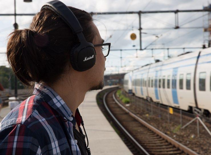 400 meter bort ligger Sollentuna station och därifrån tar det endast en kvart till T-centralen.