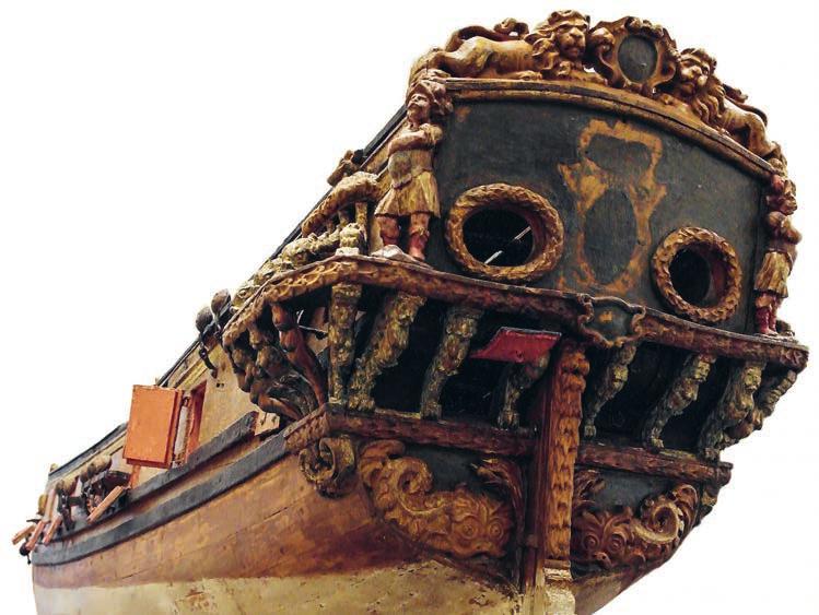 riksäpplet Fig. 7.18. Även om det är ett mindre fartyg, som dessutom byggts om till brännare, så ger modellen Ö 24 en ganska bra bild av färgsättningen på ett svenskt skepp under Karl XI:s tid.