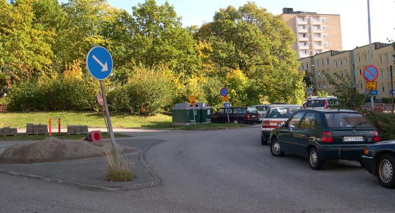 Uppdragsnr: 10065277 23 (32) Refugen där Atlasvägen delar sig kan göras om till parkeringsplatser vilket också skulle kunna öka