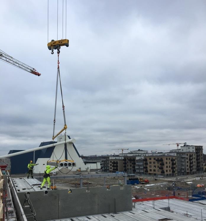 Nu har vi två säkerhetsplan färdiga ovanför markplan vilket innebär att övrigt arbete på markplan precis har