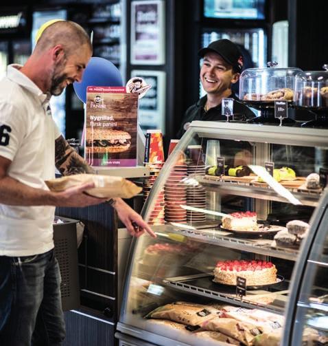 I klämgrill: sätt panini i serveringspåsen och värm på 250 C ca. 4 minuter.