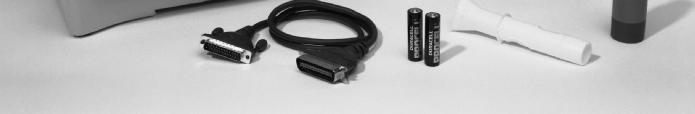 Sätt in de två medföljande batterierna i batteriutrymmet på instrumentets baksida.