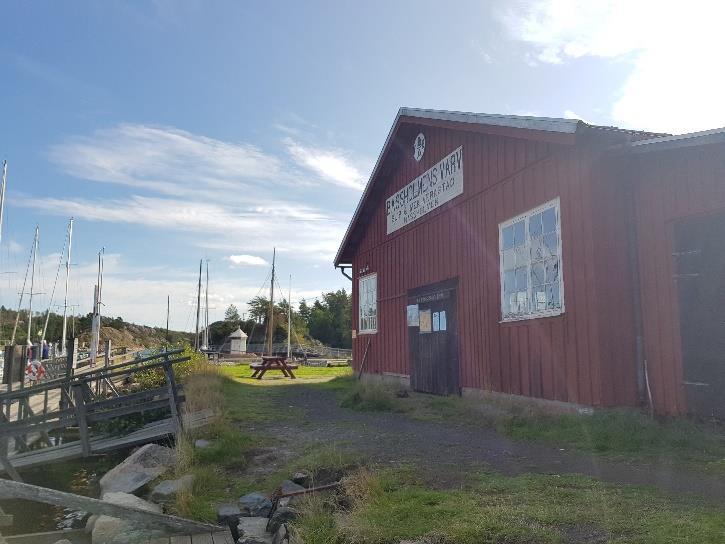 Västkustens OE-träff Dimmslöjorna lättade på morgonen lördagen den 2 september och övergick i en fantastisk sensommardag. Det var dags för OE-klubbens västkustträff, denna gång på Bassholmen.