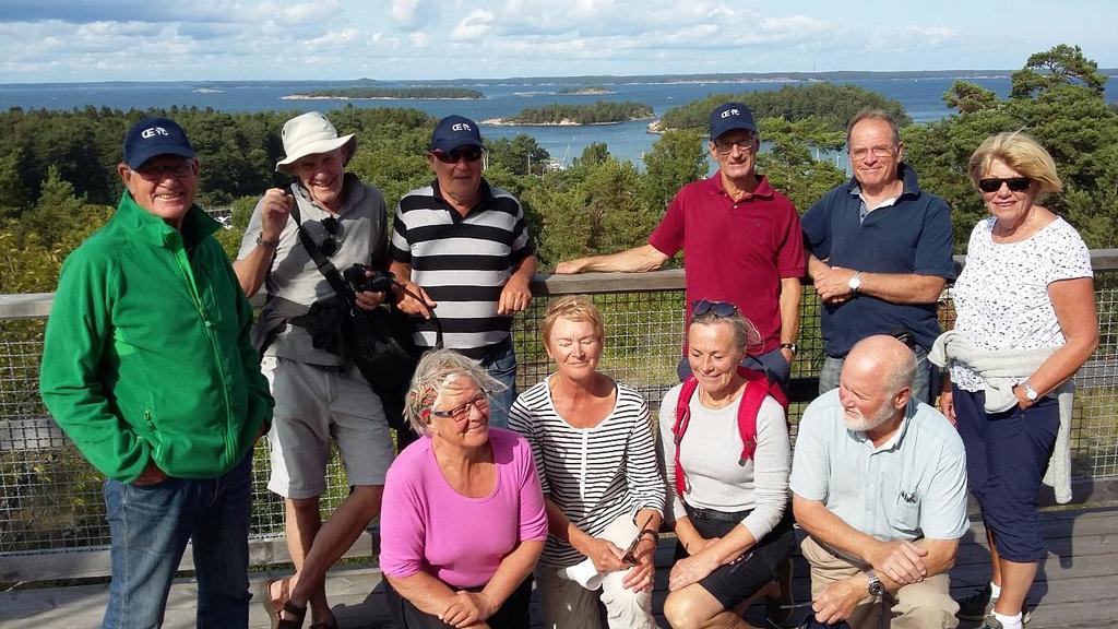 Vid kvarnen med himmel och hav Återkomst till båtarna Göran hade förberett en lek med att gissa fyrar, vars foton distribuerades, ett per båt.