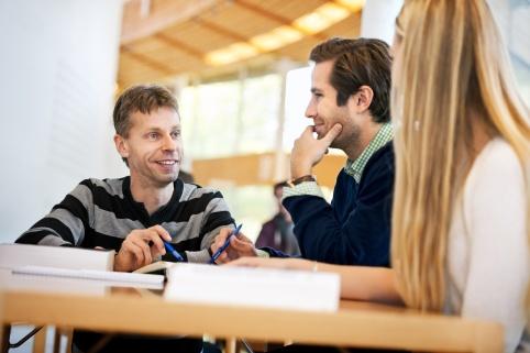 3 Lärarutbildningarna vid Stockholms universitet Vid Stockholms universitet utbildas ca 5000 lärarstudenter per år, här finns Sveriges största lärarutbildning.