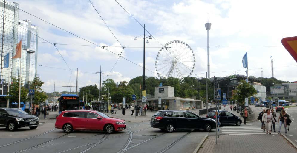 2.2.3 Tillgänglighet och framkomlighet Många upplever idag Korsvägen som en bullrig och stökig plats som är svår att överblicka och orientera sig i.