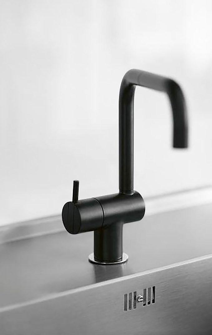 Välplanerat, välutrustat och vackert. Ditt nya kök är en dröm med modernt designspråk, rena linjer och exklusiva materialval.