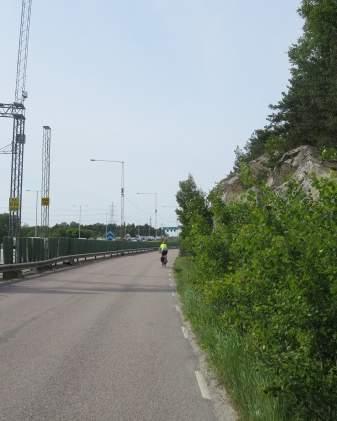 Kupert brrskogsdominernde lndskp med verksmheter (16, se krt på sid 35) Området vid Sörentorp hr en vrierd terräng från kuperd till mer flck.
