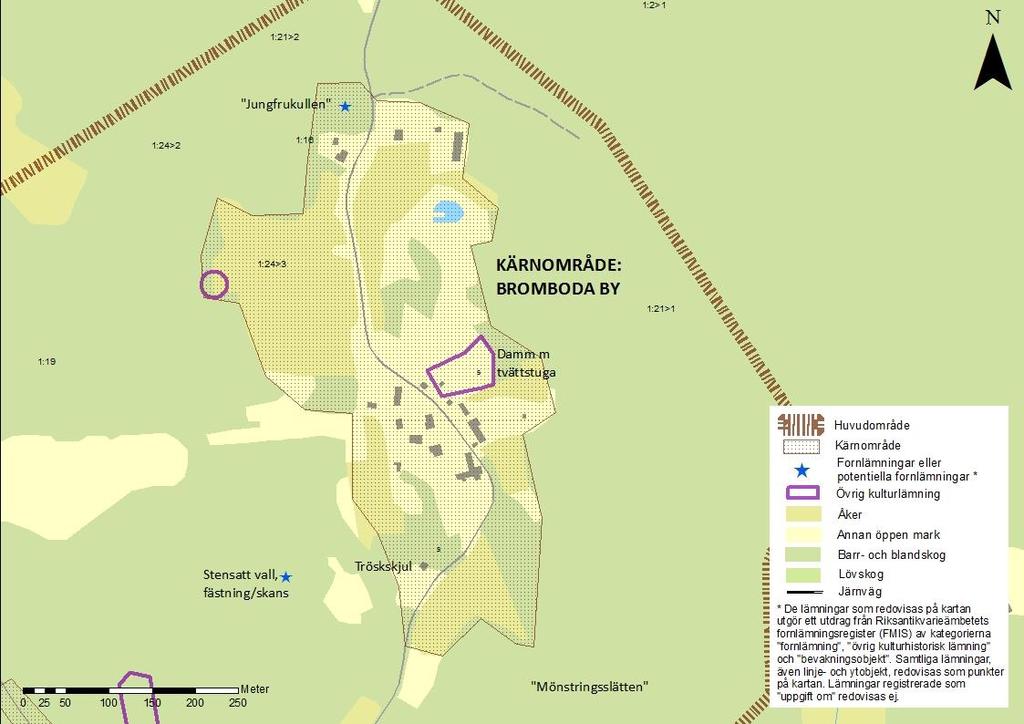 Landsvägens gamla sträckning finns ännu kvar i området. Den grusade vägen kantas bitvis av högväxta träd och här finns även en vällagd stensättning.