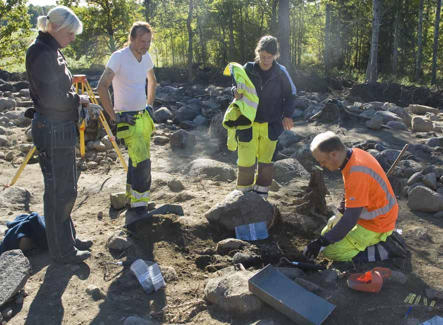 Torsdag 30/9 Den sista verkliga grävdagen, strålande sol med första frosten på morgonen.