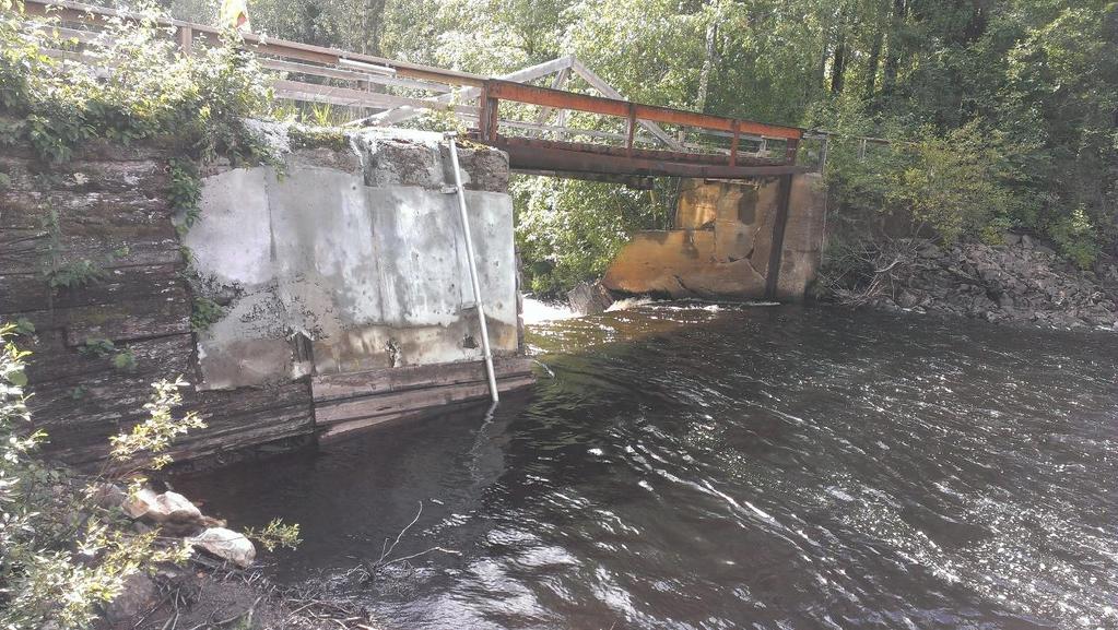 Områdesbeskrivning Hydrologiska data Karakteristiska flöden har tagits fram från SMHI:s s-hype modell och presenteras i tabell 1. Det är dessa flöden som har använts i modelleringen. Tabell 1.