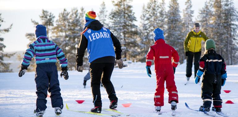 Vinterlek med Skogsmulle och barnledare - 180816 Längd för tjejer - Buffé i våffelstuga 09:00-10:30 180805 Skidlek längd -15:30 180810 Snöskovandring - prova på -17:45 180818 Skogsmulle i framtiden &