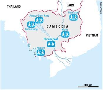 Samtidigt flydde flera hundra tusen människor till grannlandet Thailand. Kambodja är numera formellt en demokrati, men landet är hårt drabbat av korruption och fattigdom.