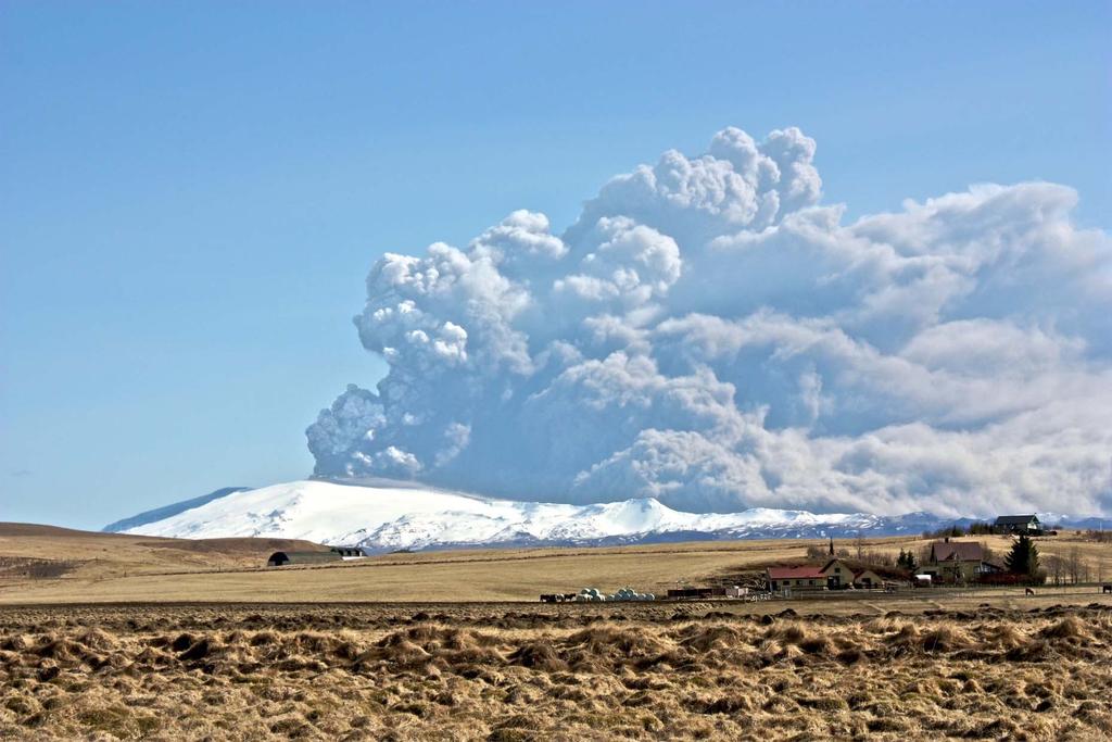 Eyjafjallajökull, april 2010 By Bolin Bjarki Centre Sigursveinsson for Climate Research [CC BY-SA 3.0 (https://creativecommons.
