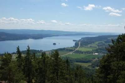 Stora Värmlandsturen Alster - Klässbol - Rackstadmuseet - Rottneros - Freja - Mårbacka - Lerins Konsthall - Nobel Värmland är författarnas och konstnärernas förlovade landskap.