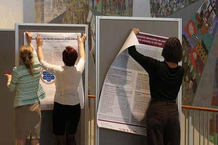 Konferenser Forskarskolan har under året medverkat vid två konferenser. Vid kongressen Senior i Centrum som hölls den 6-8 maj i Malmö medverkade doktorander vid ett informationsbord.
