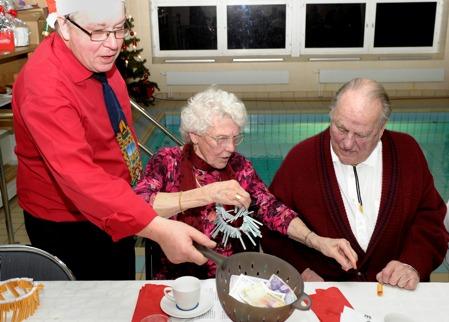 dukat juligt och serverade ett härligt julbord där inget