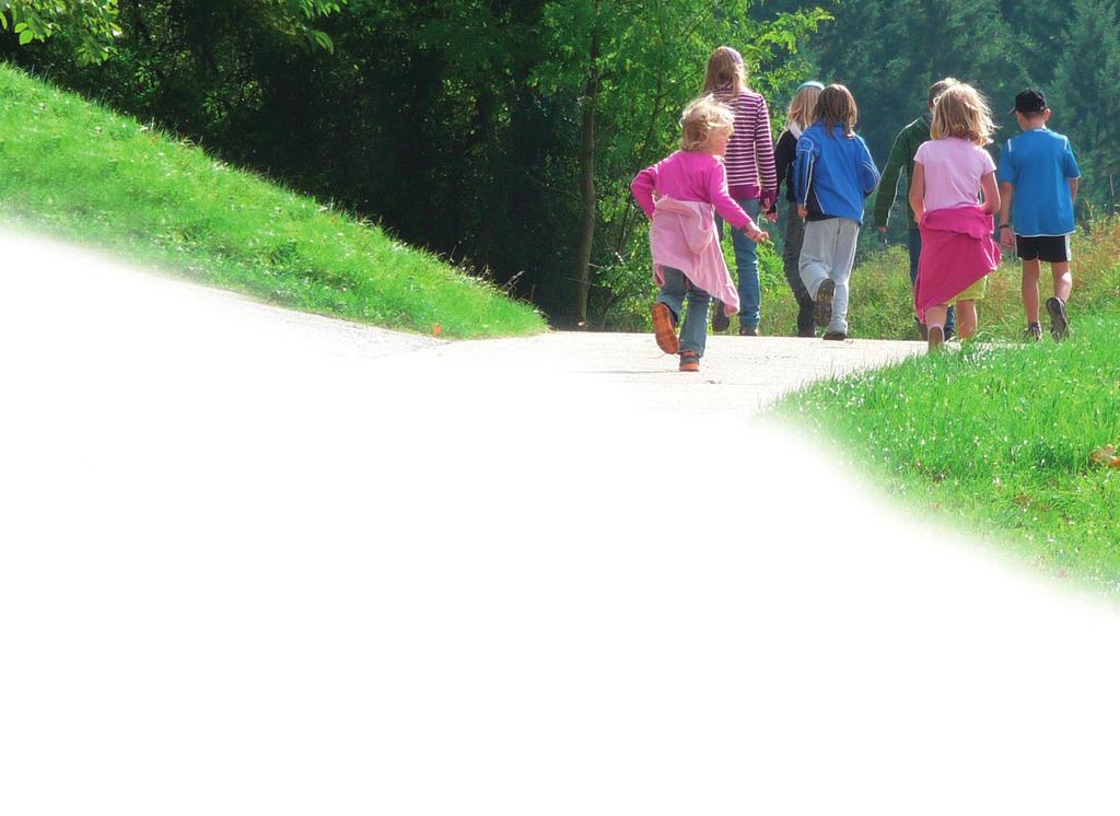 Små glimtar från vårens aktiviteter Barnträffar: Under året har vi träffats en gång i månaden med familjer och spenderat några timmar tillsammans.