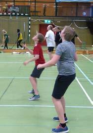 Hallen är bokad 15 till 18 Under sportdelen ordnar HKU med dryck och frukt.